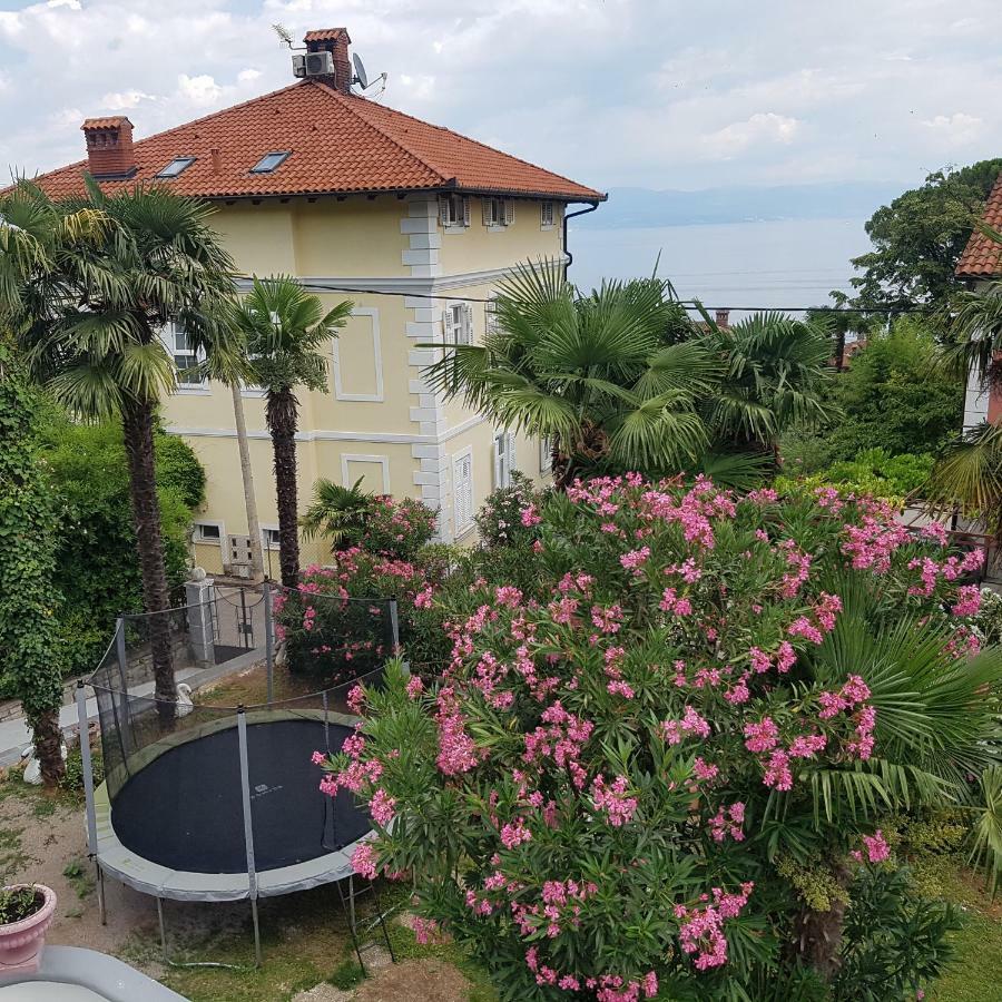 Villa Niki Rezine Lovran Buitenkant foto