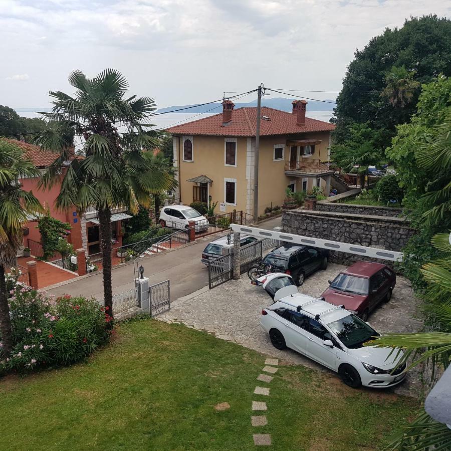 Villa Niki Rezine Lovran Buitenkant foto